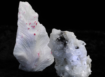 右:レッドスピネル(ルビー)左:アボフィライト